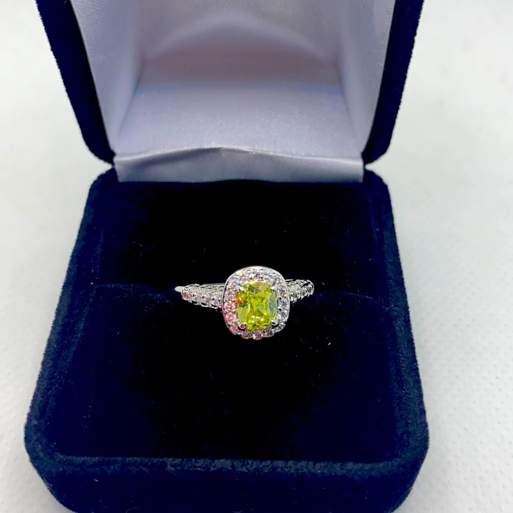 Green Apple topaz & white topaz ring size 8